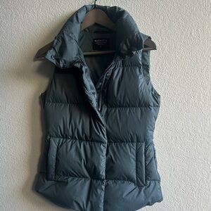 Athleta Women's Dark Gray Puffer Vest